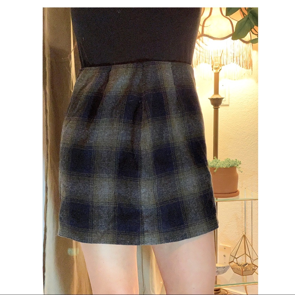 HIGH WAISTED PLAID SKIRT